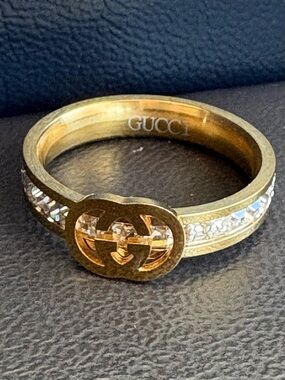 Gucci Blondie Wide Crystal Ring